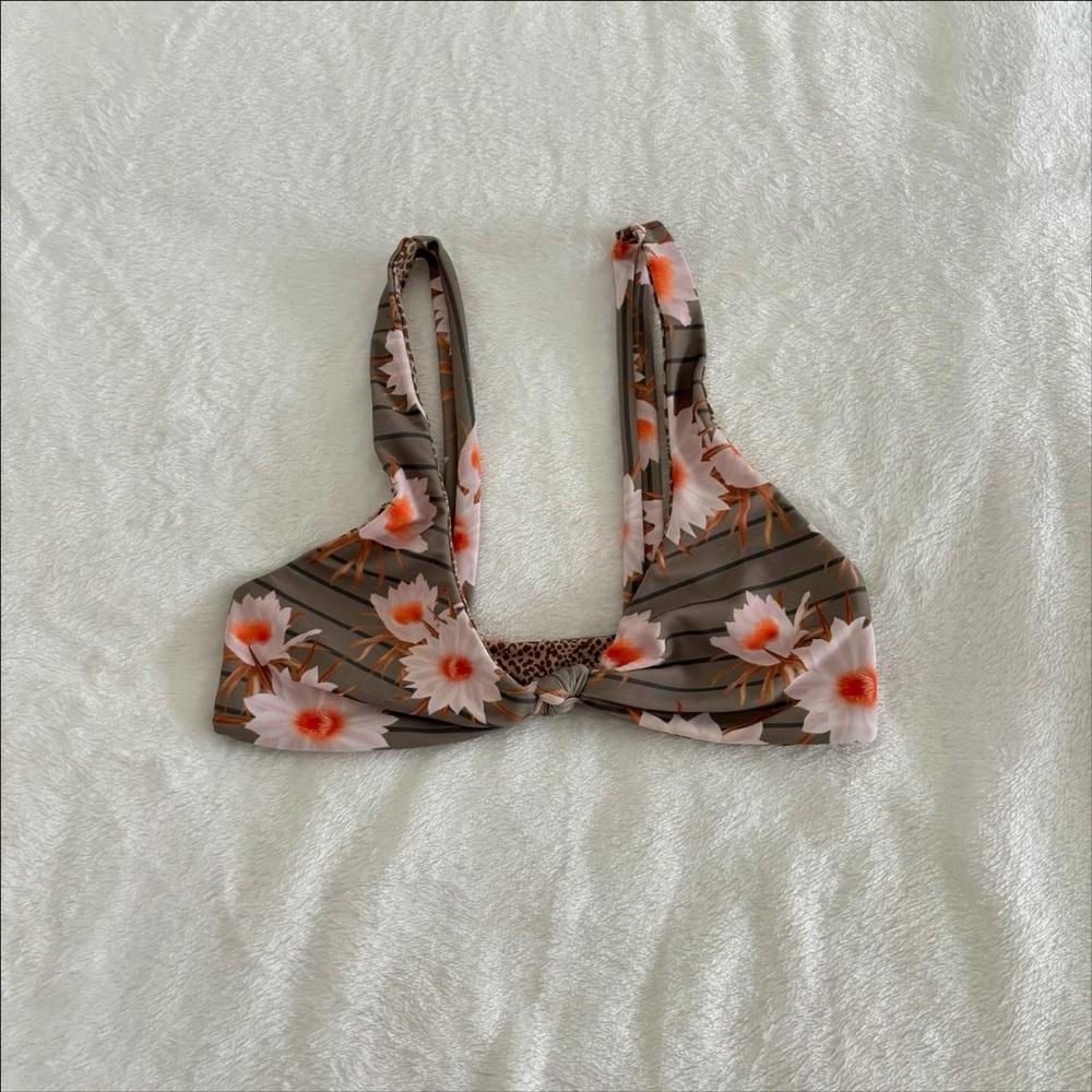 Acacia dragon stripe top